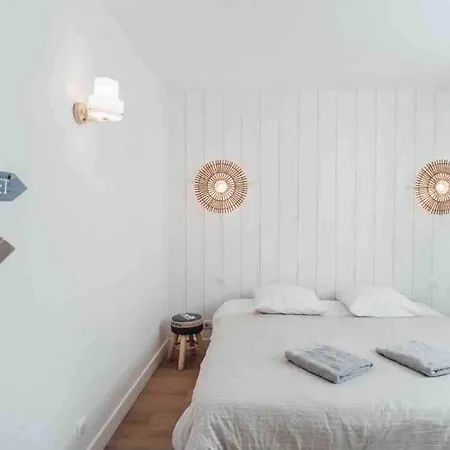 Chic And Elegant House 5 Minutes From Pereire *